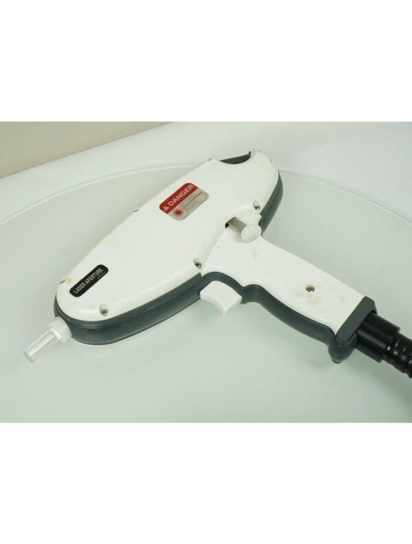 2002 Lumenis Quantum Laser Nd YAG 1064 nm 113227 Handpiece SA2050005-A w/Case
